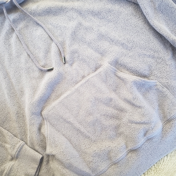 ALO light grey womems sweater - Picture 5 of 8
